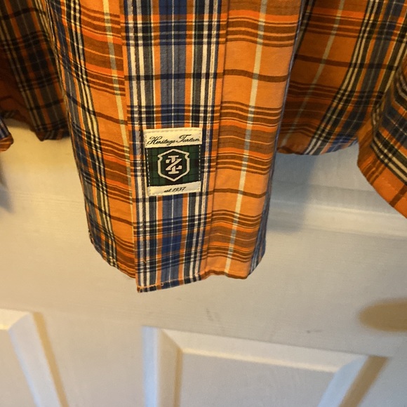 Izod button down shirt gently used great condition - Picture 2 of 4